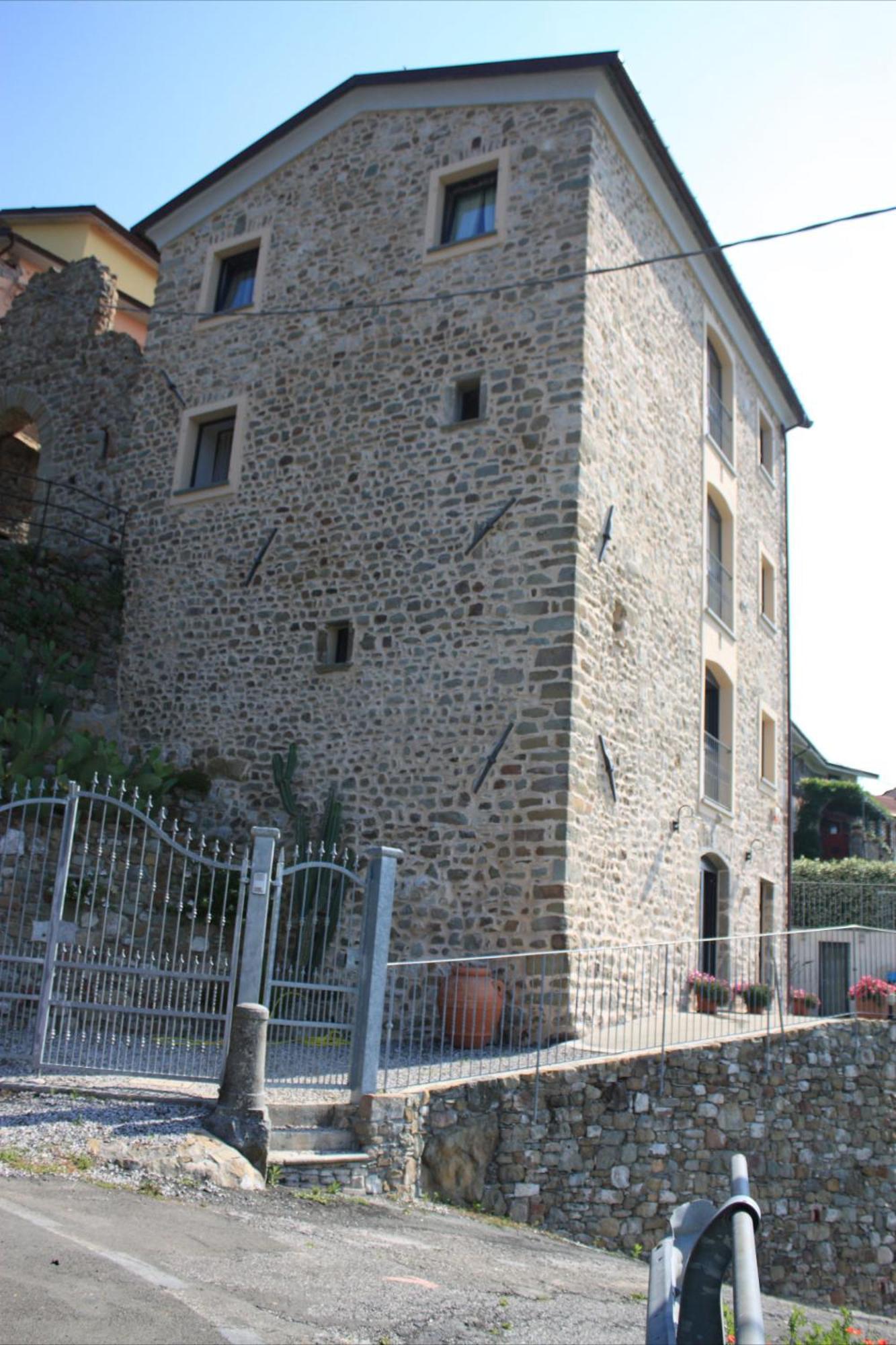 Al Castello Da Annamaria Casa de hóspedes Beverino Exterior foto