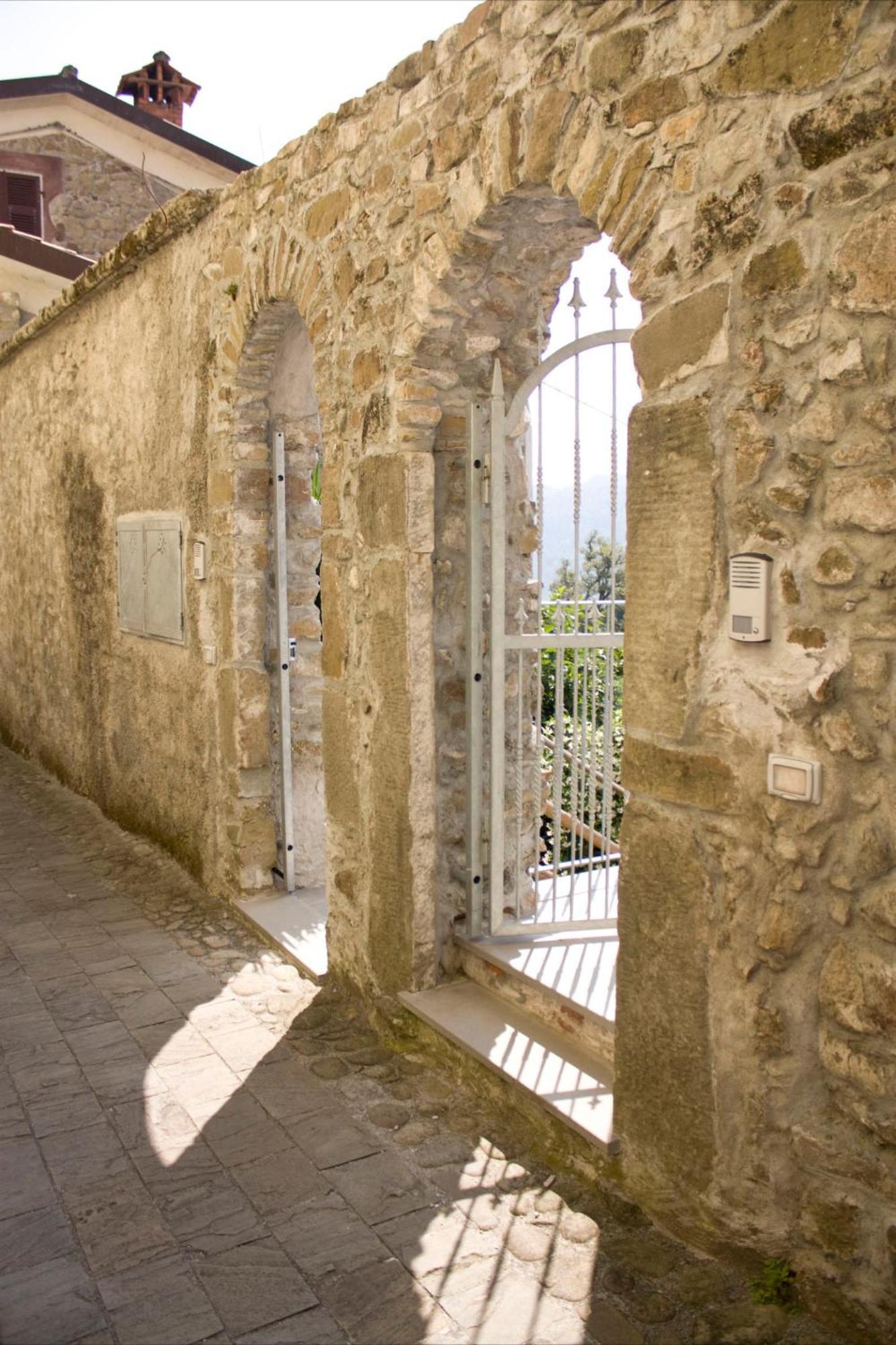 Al Castello Da Annamaria Casa de hóspedes Beverino Exterior foto